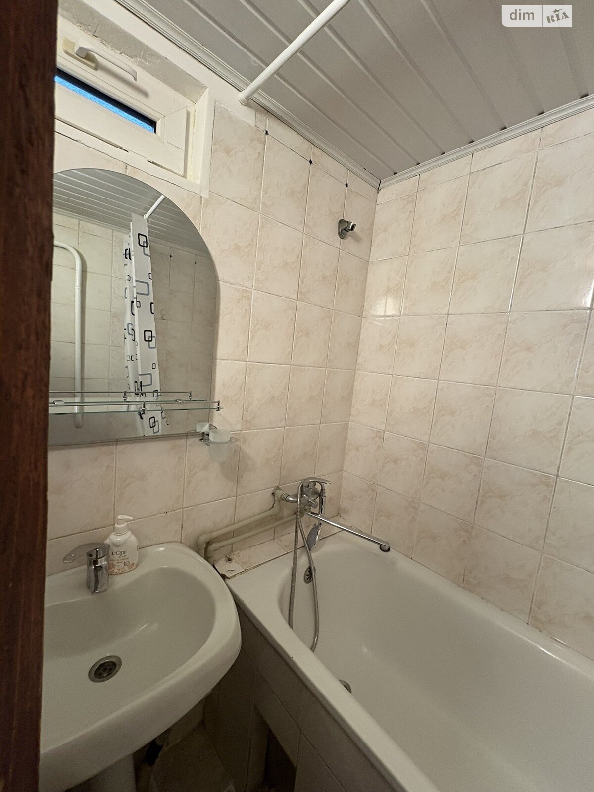 одноэтажный дом, 50 кв. м, кирпич. Сдается помесячно в Хмельницком, в районе Центр фото 1 одноэтажный дом, 50 кв. м, кирпич. Сдается помесячно в Хмельницком, в районе Центр фото 1