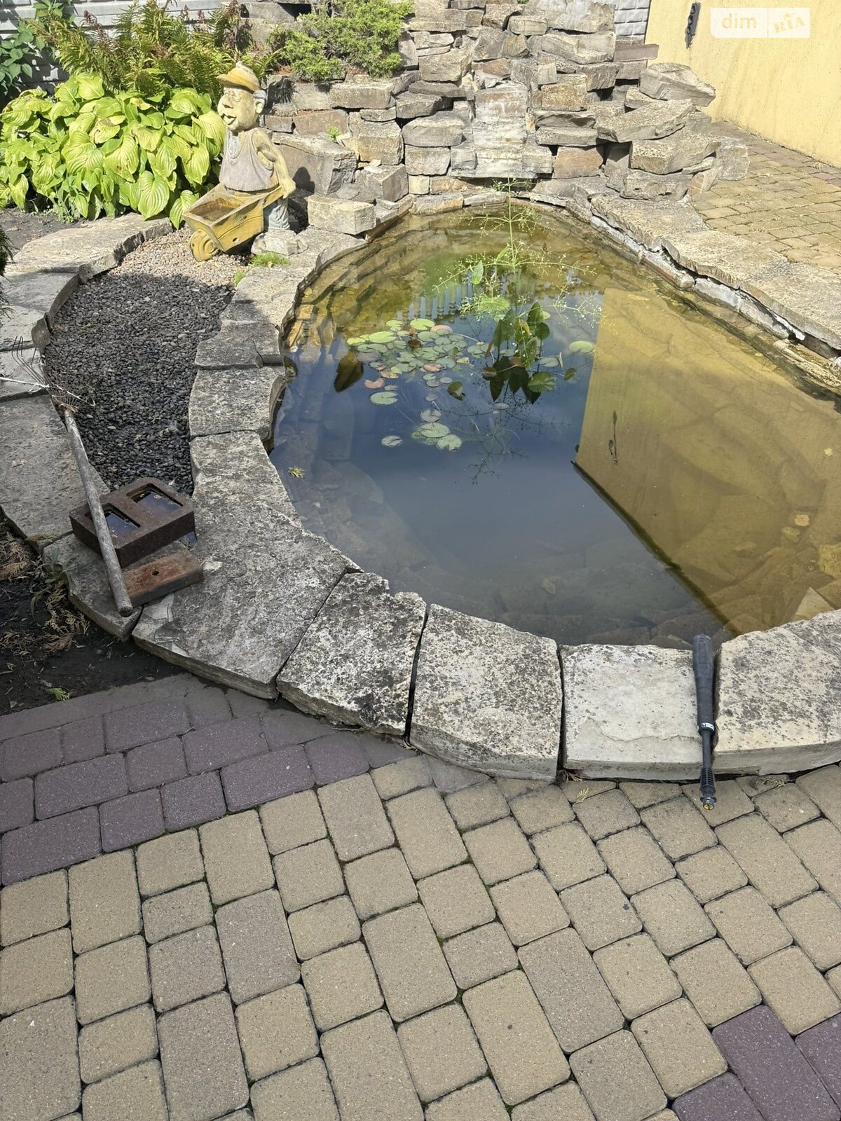 трехэтажный дом, 300 кв. м, кирпич. Сдается помесячно в Хмельницком, в районе Центр фото 1 трехэтажный дом, 300 кв. м, кирпич. Сдается помесячно в Хмельницком, в районе Центр фото 1