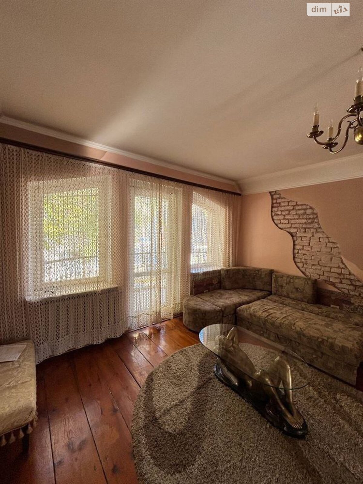 двухэтажный дом, 90 кв. м, кирпич. Сдается помесячно в Хмельницком, в районе Центр фото 1 двухэтажный дом, 90 кв. м, кирпич. Сдается помесячно в Хмельницком, в районе Центр фото 1