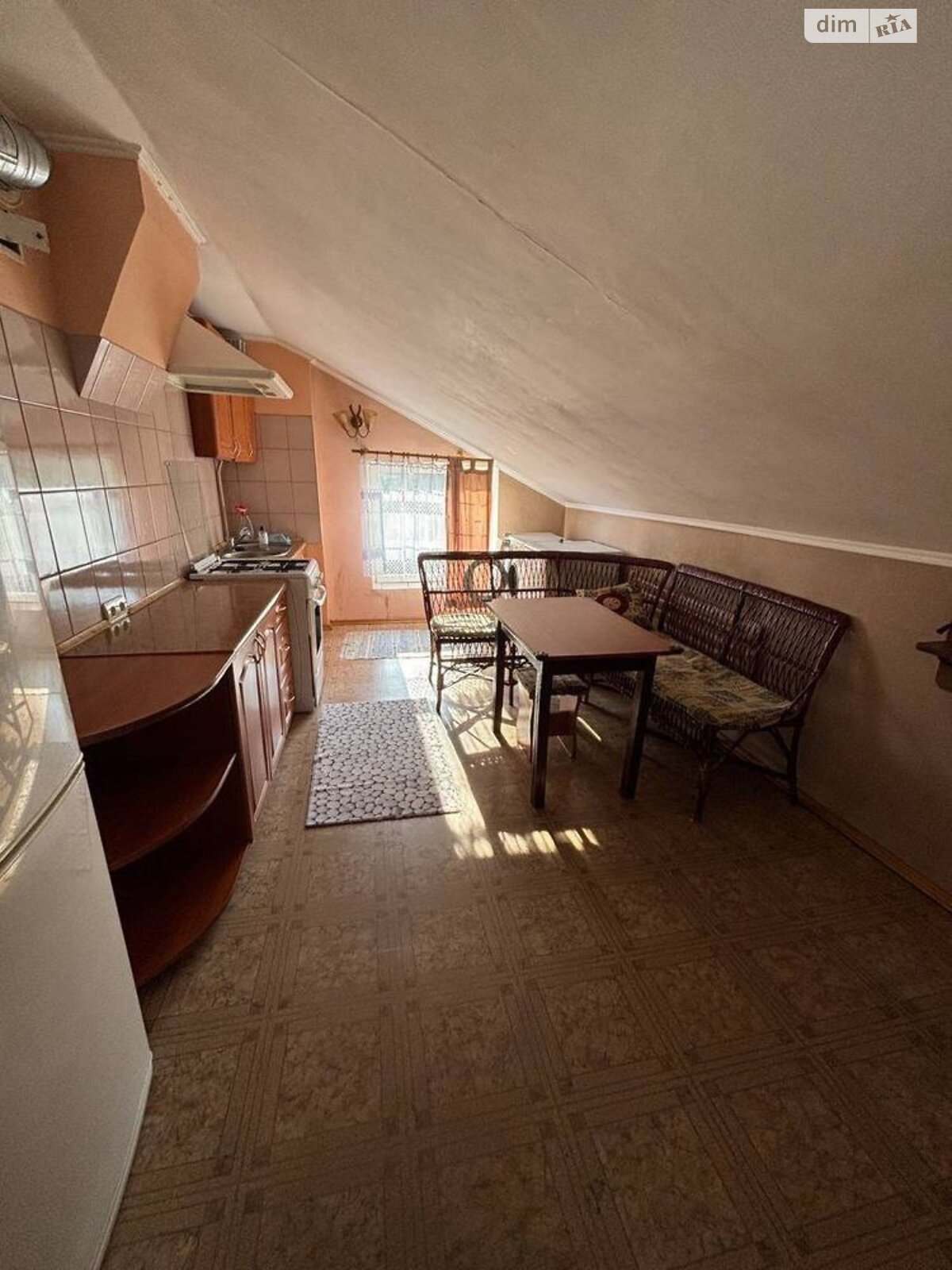 двухэтажный дом, 90 кв. м, кирпич. Сдается помесячно в Хмельницком, в районе Центр фото 1 двухэтажный дом, 90 кв. м, кирпич. Сдается помесячно в Хмельницком, в районе Центр фото 1