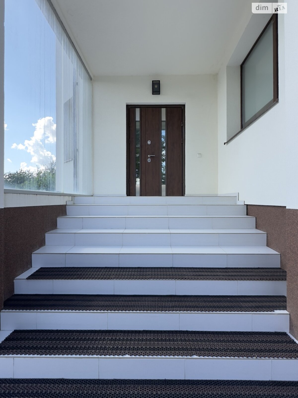 двухэтажный дом, 343.5 кв. м, кирпич. Сдается помесячно в Хмельницком фото 1 двухэтажный дом, 343.5 кв. м, кирпич. Сдается помесячно в Хмельницком фото 1