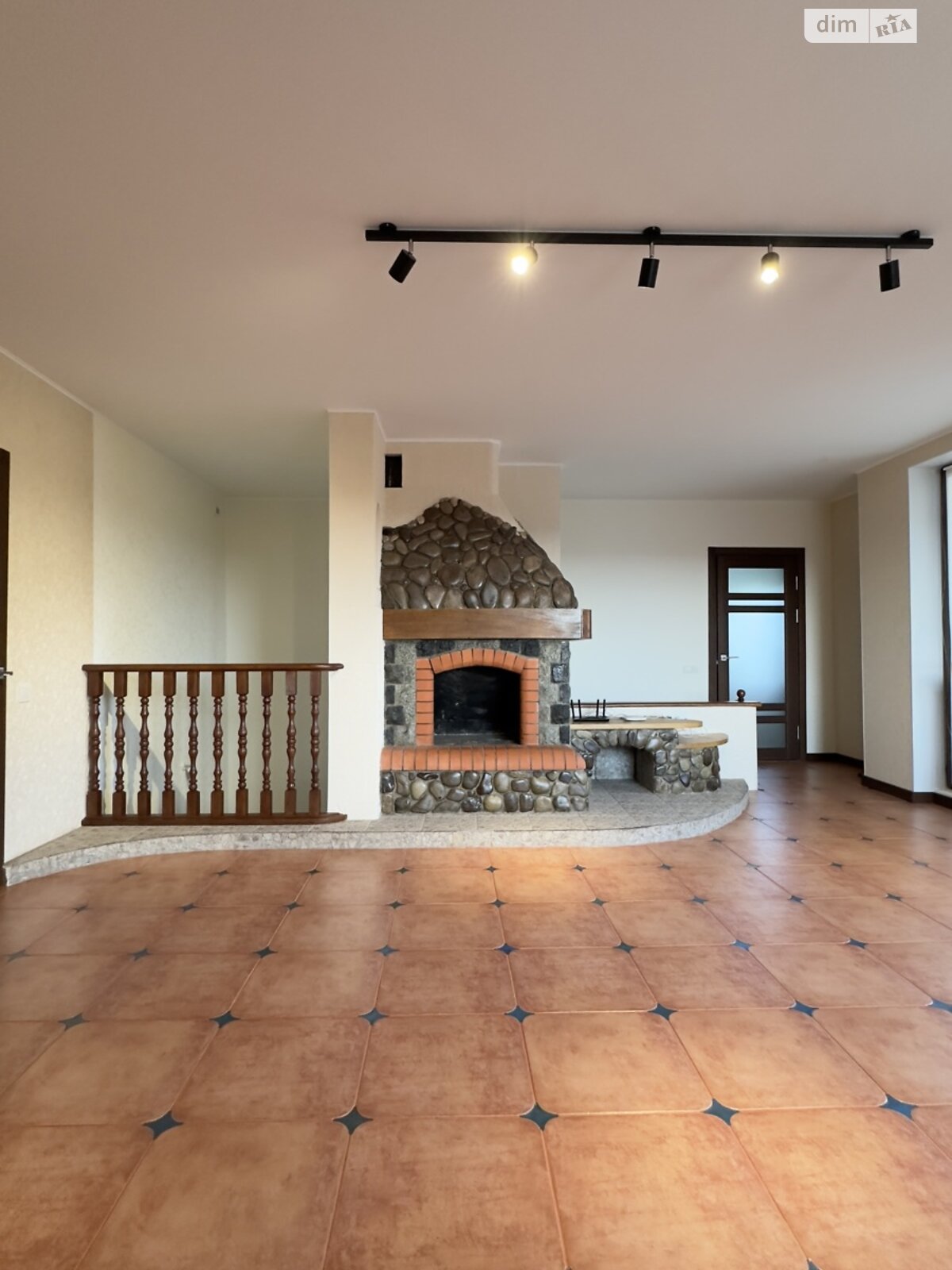 двухэтажный дом, 343.5 кв. м, кирпич. Сдается помесячно в Хмельницком фото 1 двухэтажный дом, 343.5 кв. м, кирпич. Сдается помесячно в Хмельницком фото 1