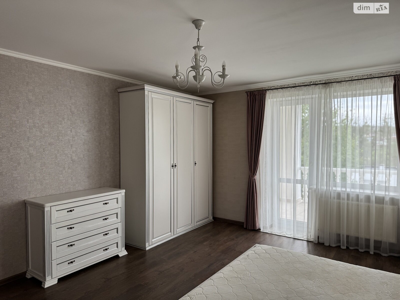 трехэтажный дом, 310 кв. м, кирпич. Сдается помесячно в Ходосовке фото 1 трехэтажный дом, 310 кв. м, кирпич. Сдается помесячно в Ходосовке фото 1