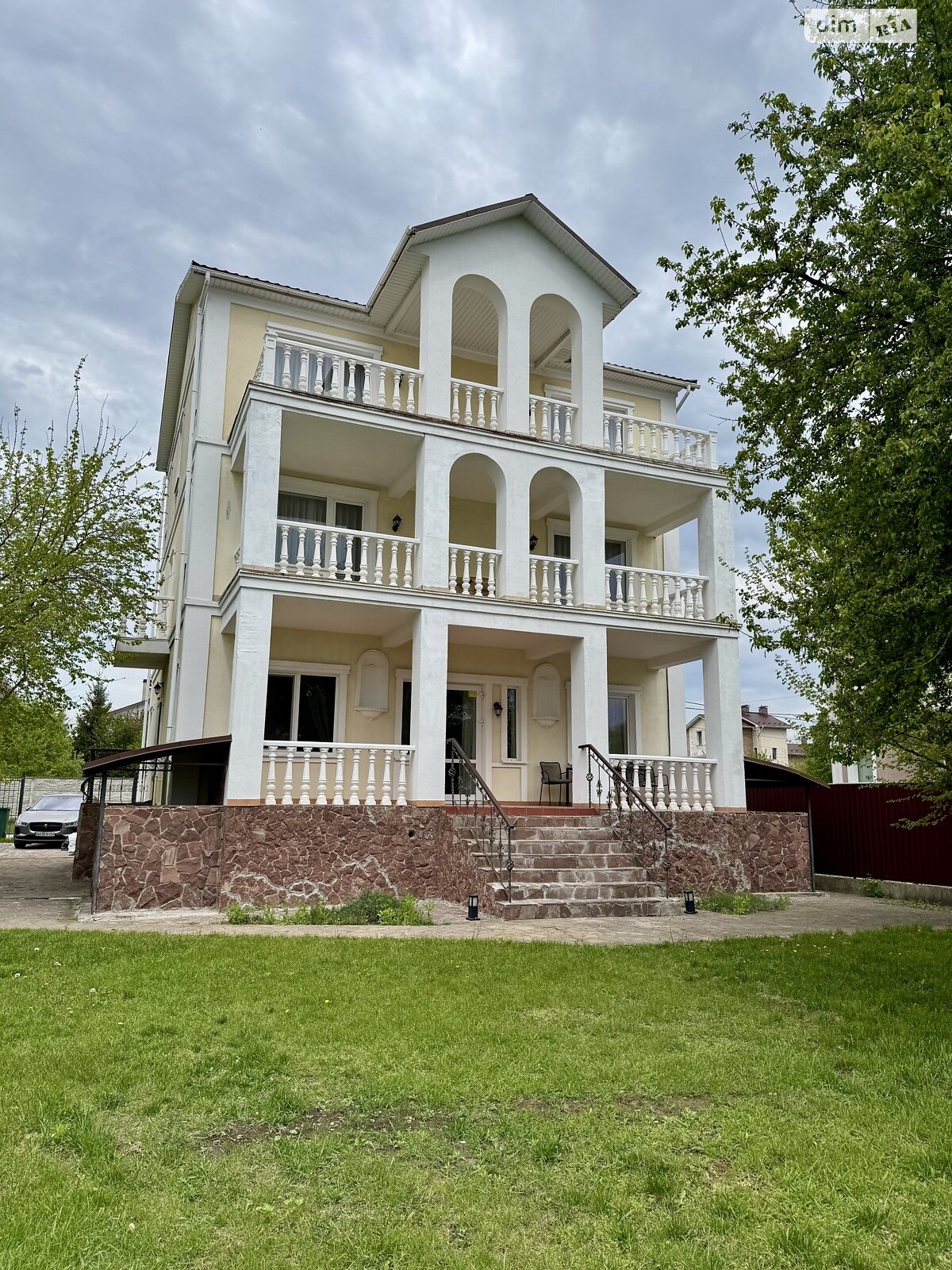 трехэтажный дом, 310 кв. м, кирпич. Сдается помесячно в Ходосовке фото 1 трехэтажный дом, 310 кв. м, кирпич. Сдается помесячно в Ходосовке фото 1