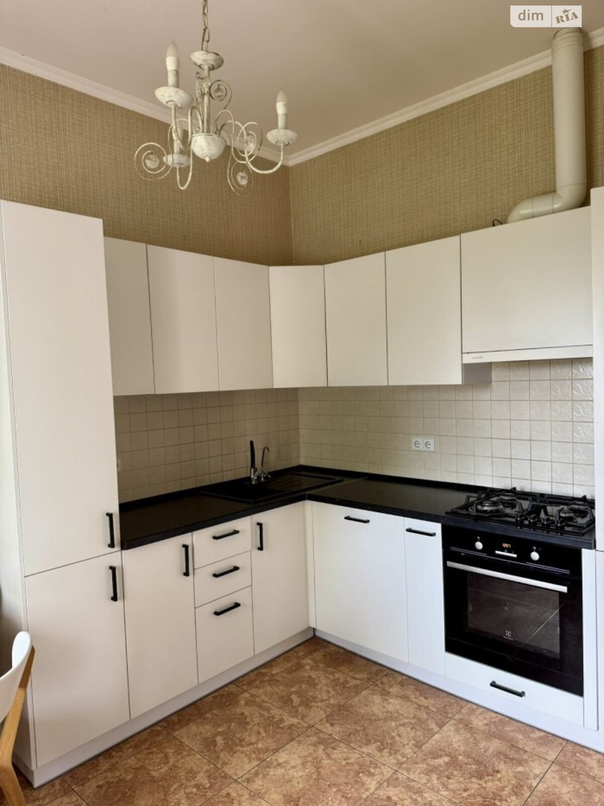 триповерховий будинок з верандою, 315 кв. м, газобетон. Здається помісячно в Ходосівкі фото 1 триповерховий будинок з верандою, 315 кв. м, газобетон. Здається помісячно в Ходосівкі фото 1