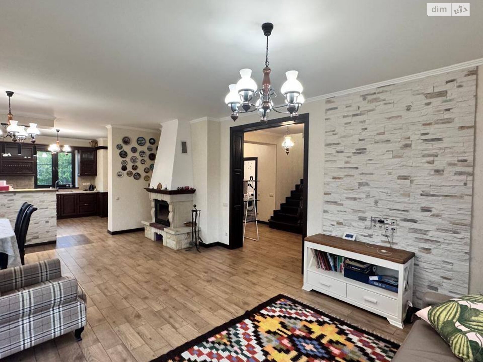 двоповерховий будинок з ремонтом, 225 кв. м, цегла. Здається помісячно в Хотові фото 1 двоповерховий будинок з ремонтом, 225 кв. м, цегла. Здається помісячно в Хотові фото 1