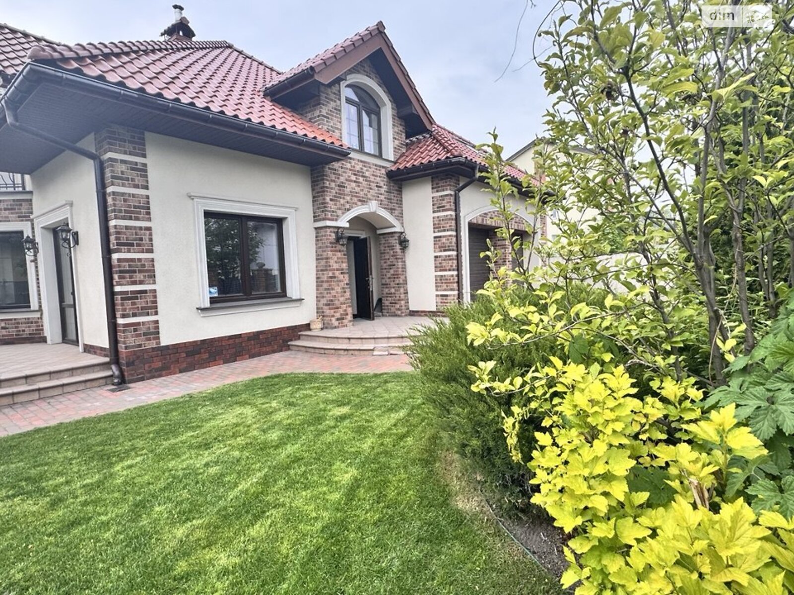 двоповерховий будинок з ремонтом, 225 кв. м, цегла. Здається помісячно в Хотові фото 1 двоповерховий будинок з ремонтом, 225 кв. м, цегла. Здається помісячно в Хотові фото 1