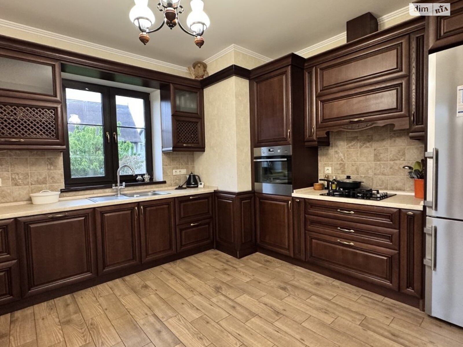 двоповерховий будинок з ремонтом, 225 кв. м, цегла. Здається помісячно в Хотові фото 1 двоповерховий будинок з ремонтом, 225 кв. м, цегла. Здається помісячно в Хотові фото 1