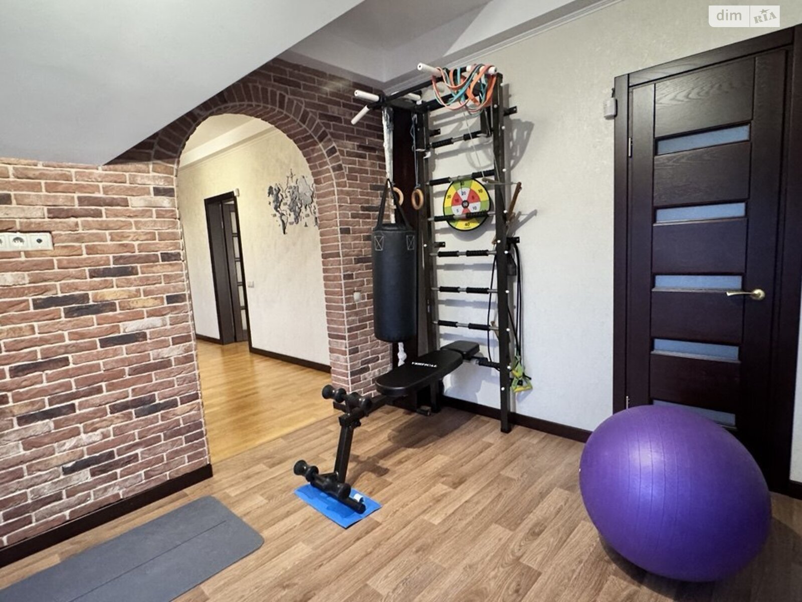 двоповерховий будинок з ремонтом, 225 кв. м, цегла. Здається помісячно в Хотові фото 1 двоповерховий будинок з ремонтом, 225 кв. м, цегла. Здається помісячно в Хотові фото 1