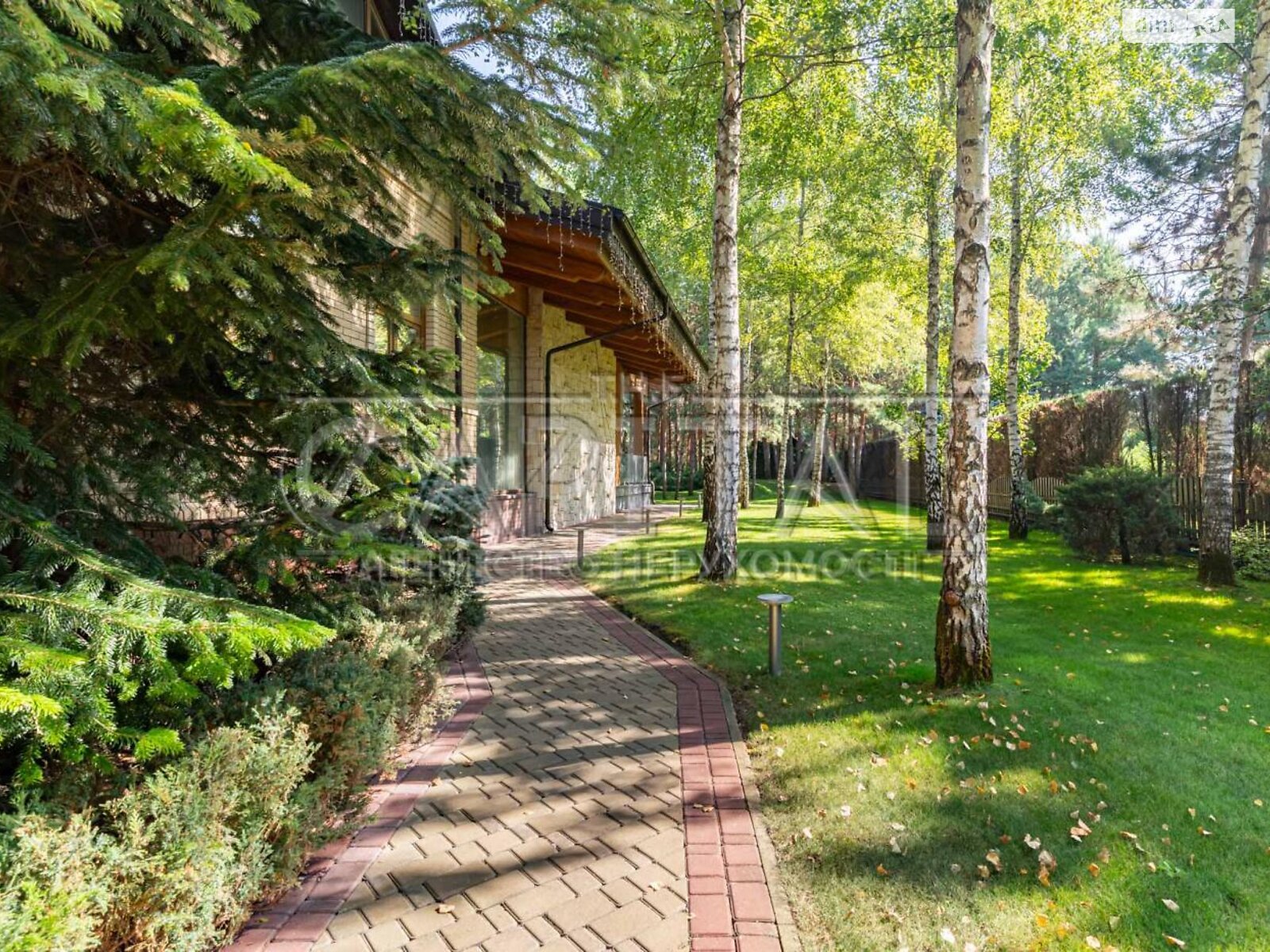 двухэтажный дом, 813.2 кв. м, кирпич. Сдается помесячно в Хотяновке фото 1 двухэтажный дом, 813.2 кв. м, кирпич. Сдается помесячно в Хотяновке фото 1