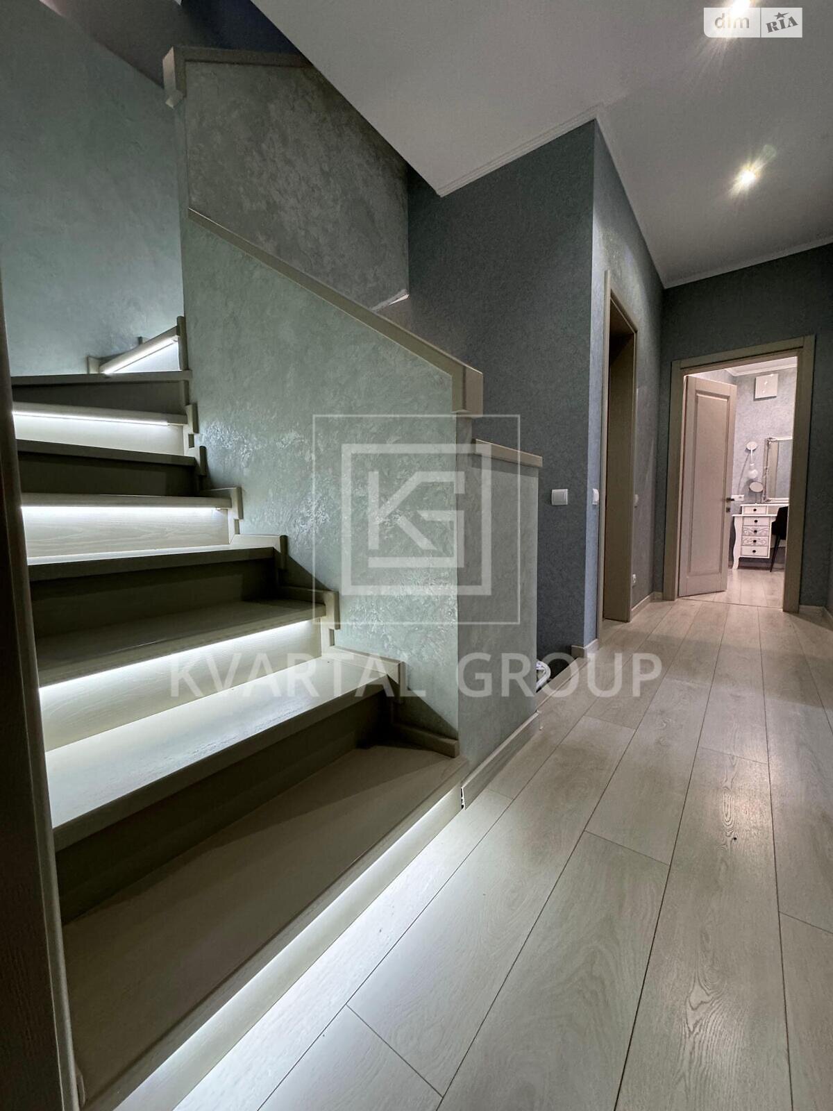 трехэтажный дом, 180 кв. м, кирпич. Сдается помесячно в Ирпене, в районе Ирпень фото 1