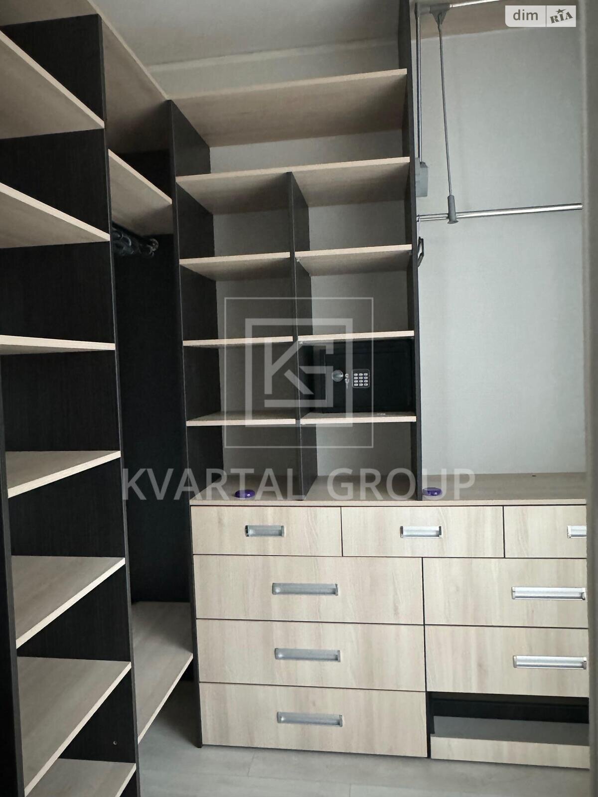 трехэтажный дом, 180 кв. м, кирпич. Сдается помесячно в Ирпене, в районе Ирпень фото 1