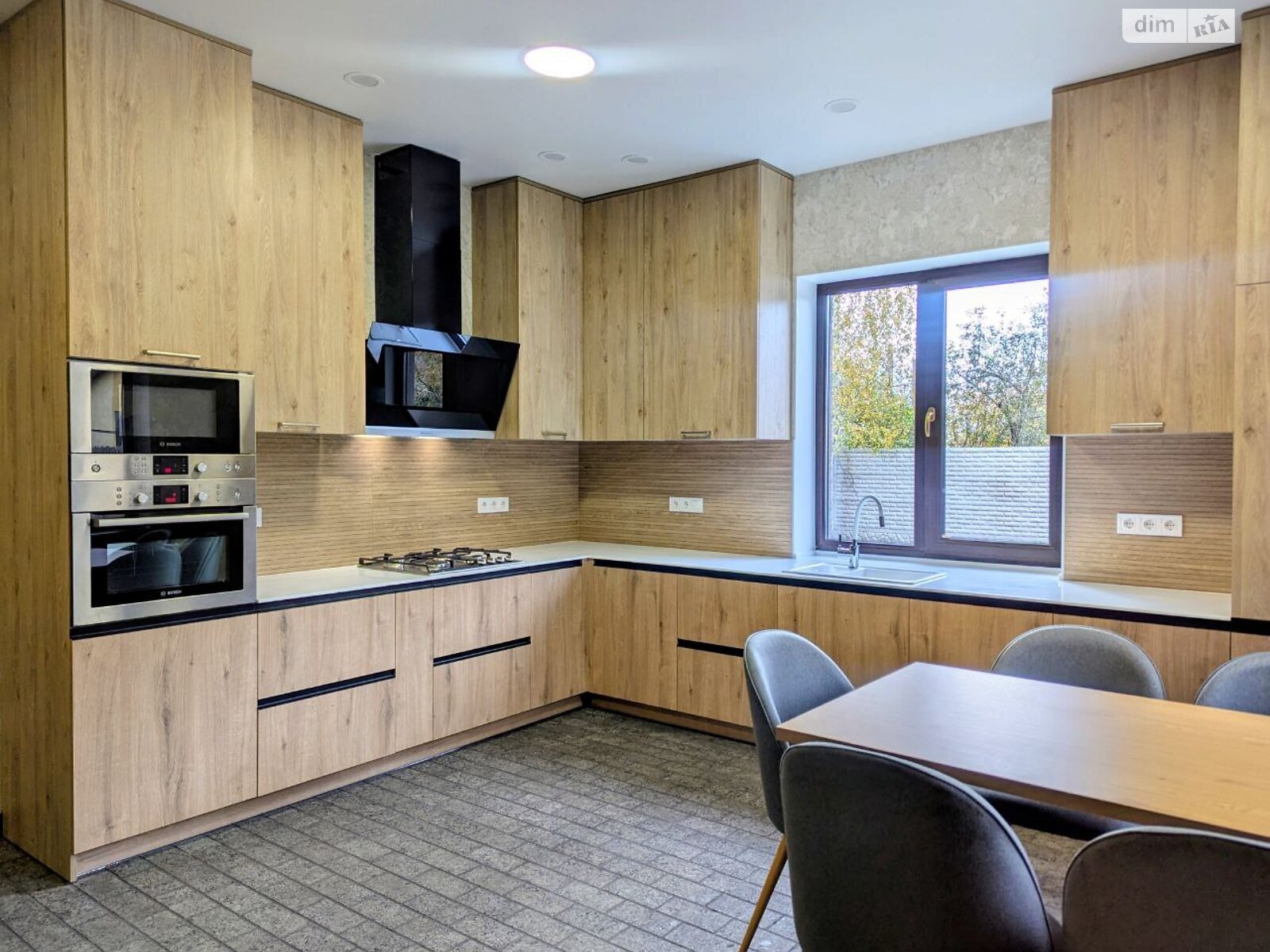 двухэтажный дом, 180 кв. м, газобетон. Сдается помесячно в Ирпене, в районе Ирпень фото 1