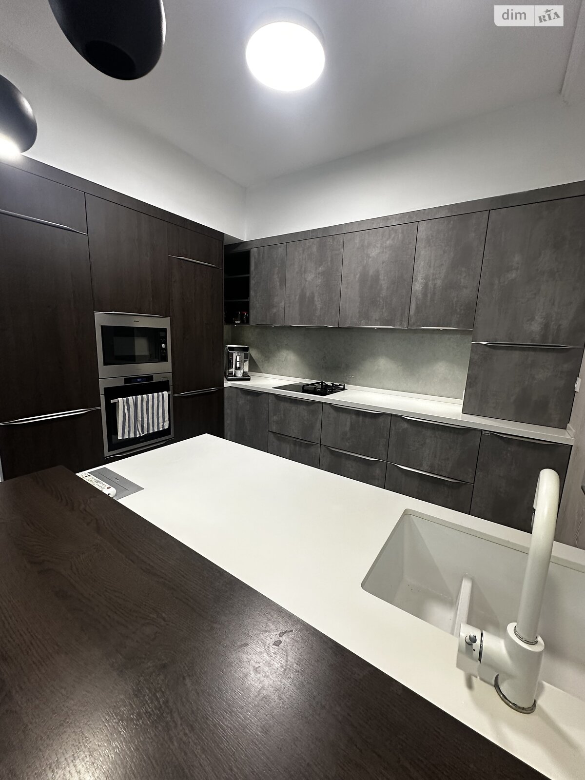 трехэтажный дом, 180 кв. м, кирпич. Сдается помесячно в Ирпене фото 1