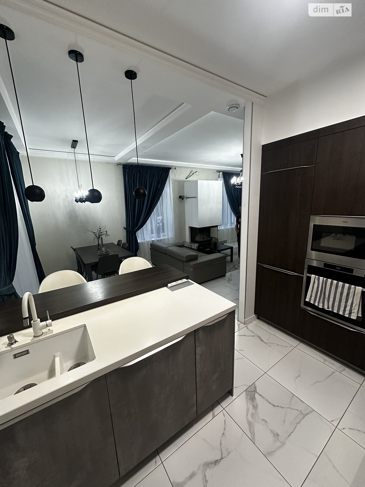 трехэтажный дом, 180 кв. м, кирпич. Сдается помесячно в Ирпене фото 1