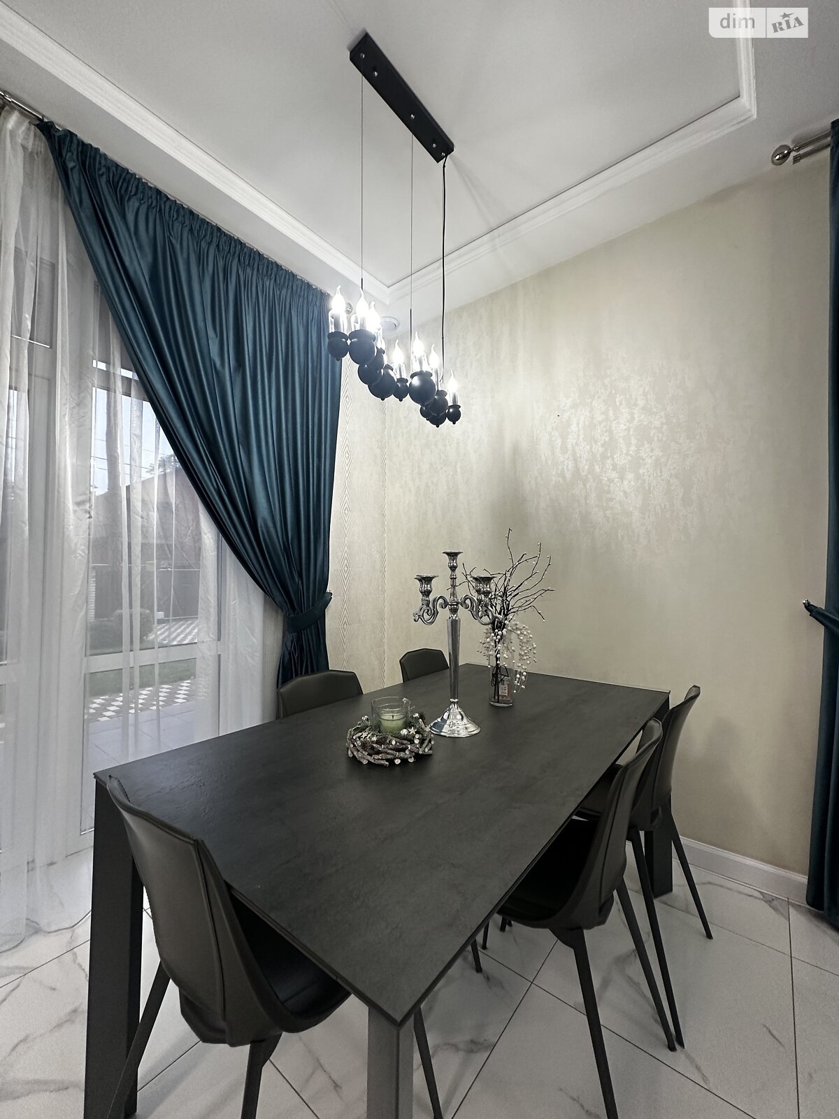 трехэтажный дом, 180 кв. м, кирпич. Сдается помесячно в Ирпене фото 1