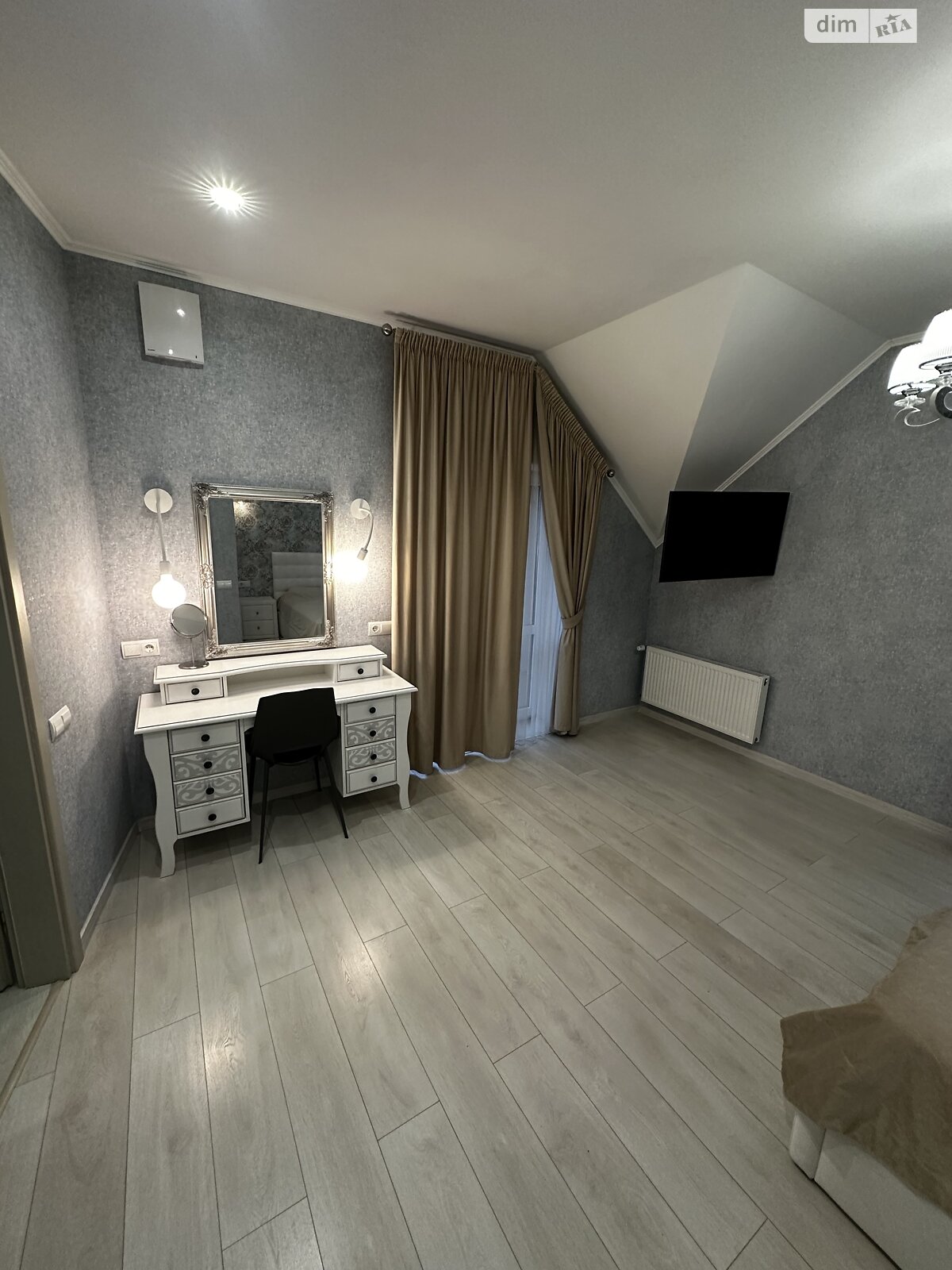 трехэтажный дом, 180 кв. м, кирпич. Сдается помесячно в Ирпене фото 1