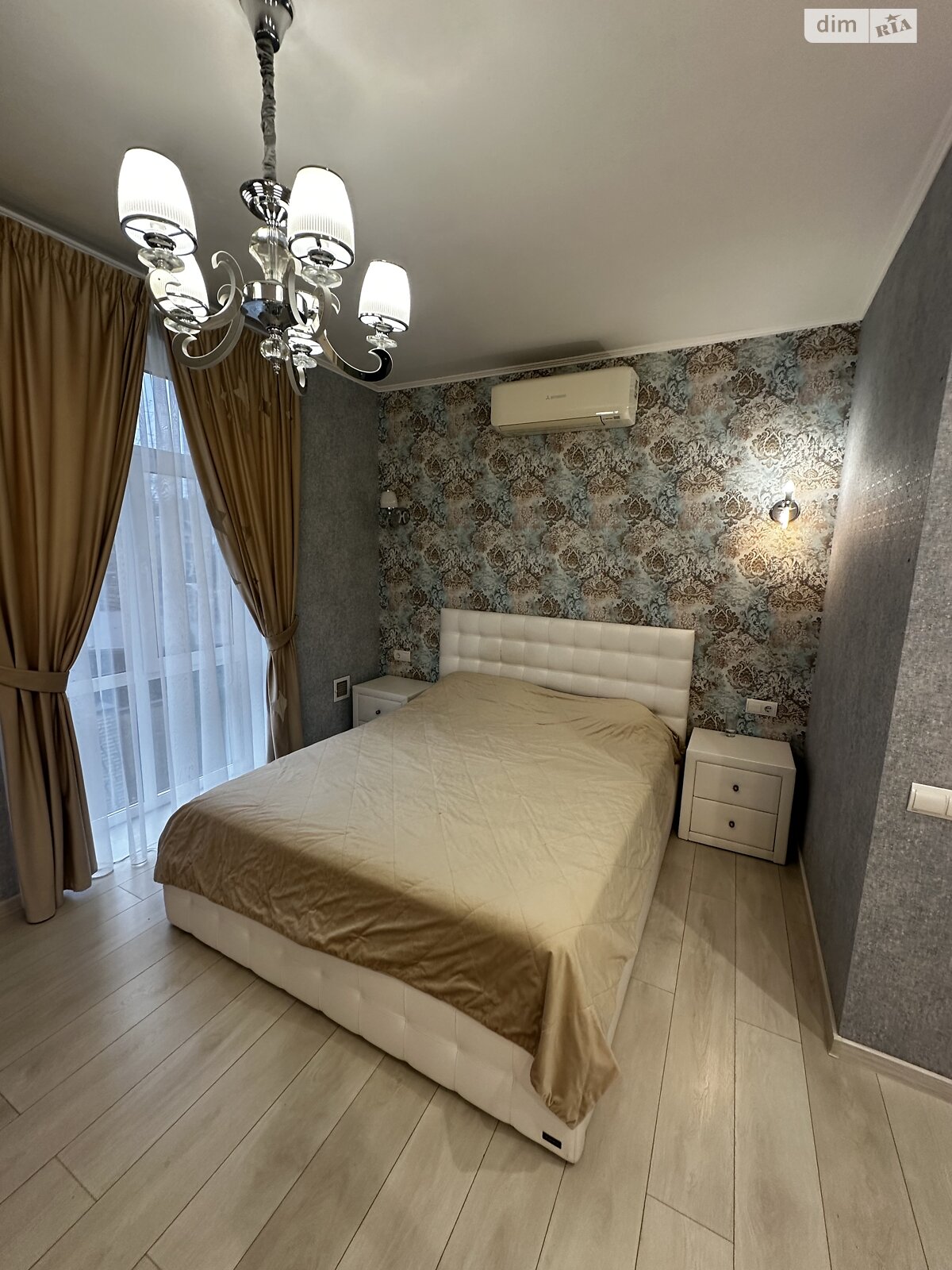 трехэтажный дом, 180 кв. м, кирпич. Сдается помесячно в Ирпене фото 1