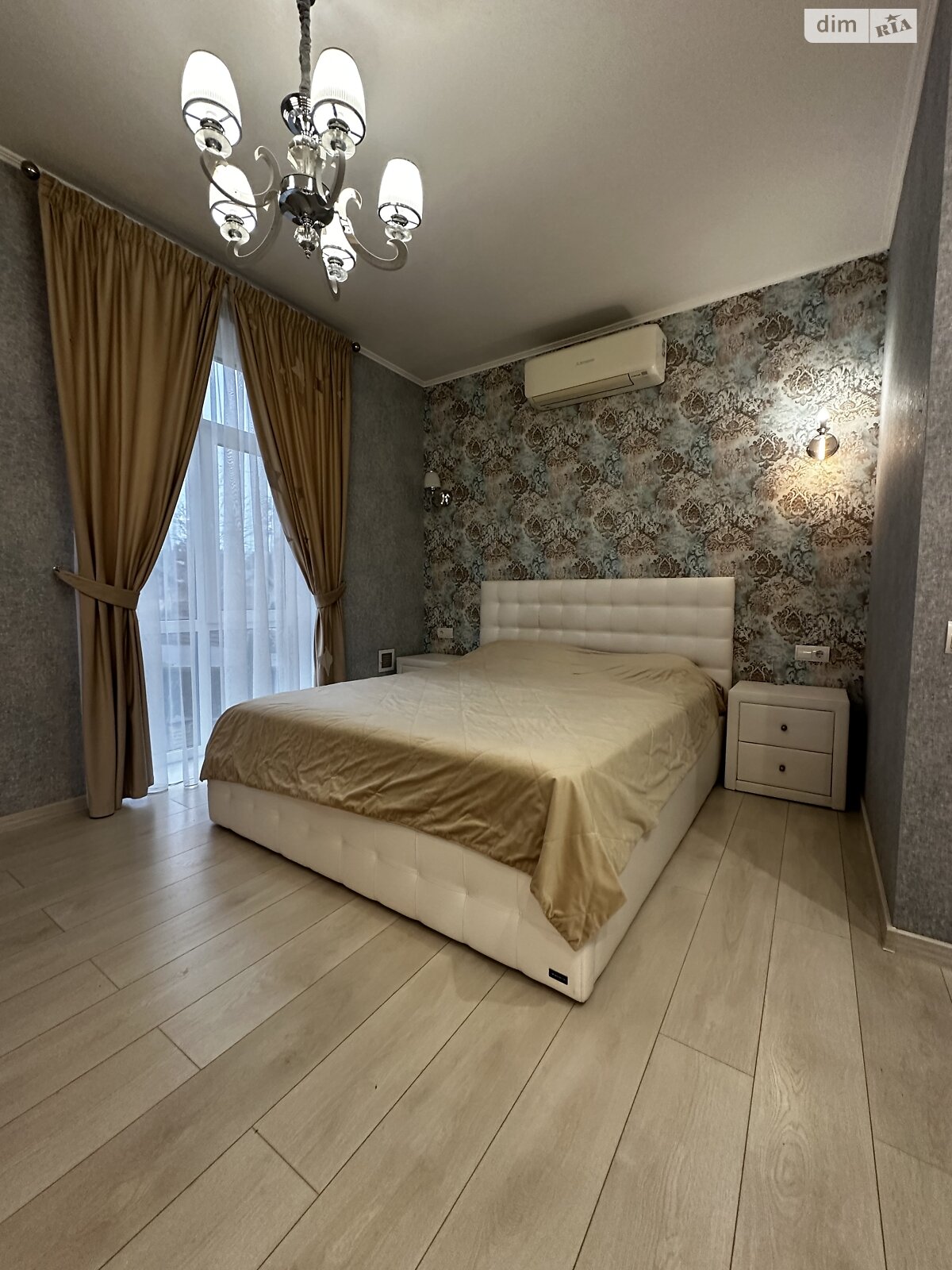 трехэтажный дом, 180 кв. м, кирпич. Сдается помесячно в Ирпене фото 1