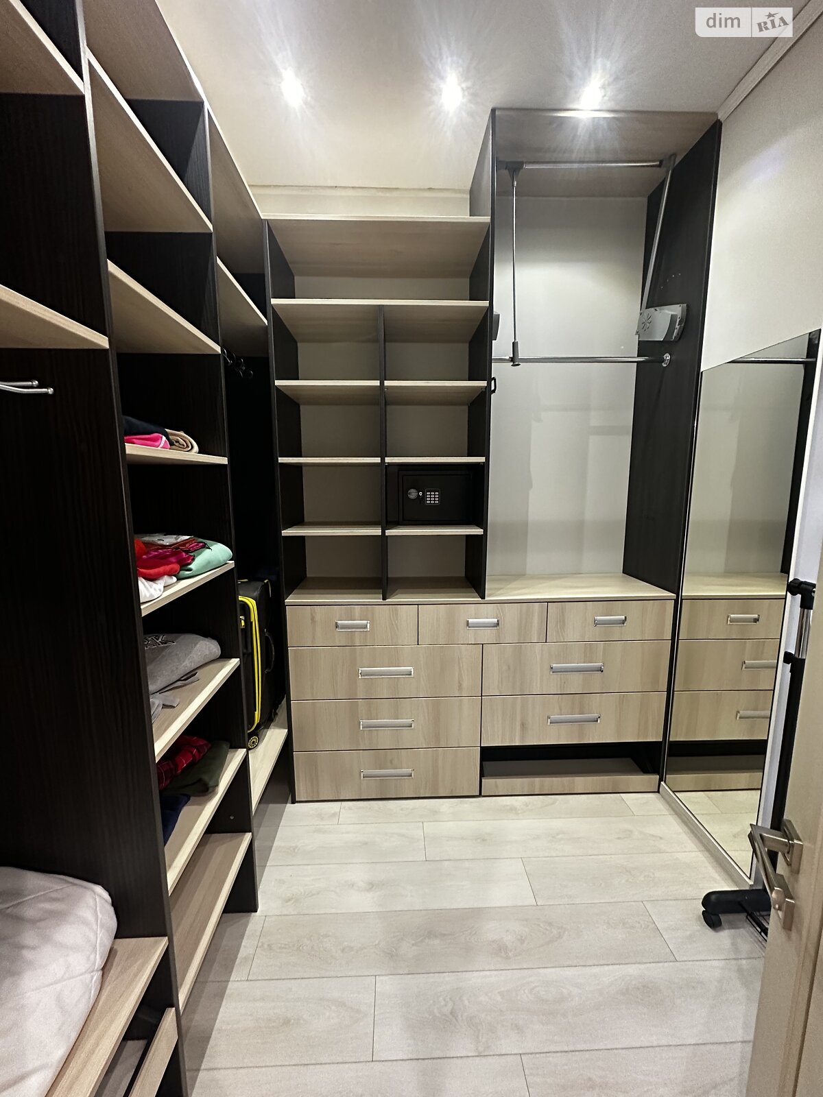 трехэтажный дом, 180 кв. м, кирпич. Сдается помесячно в Ирпене фото 1