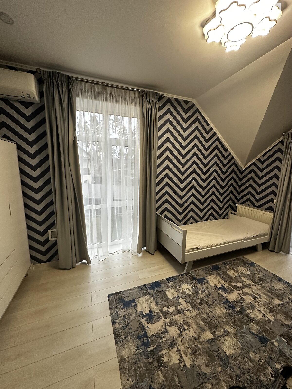 трехэтажный дом, 180 кв. м, кирпич. Сдается помесячно в Ирпене фото 1