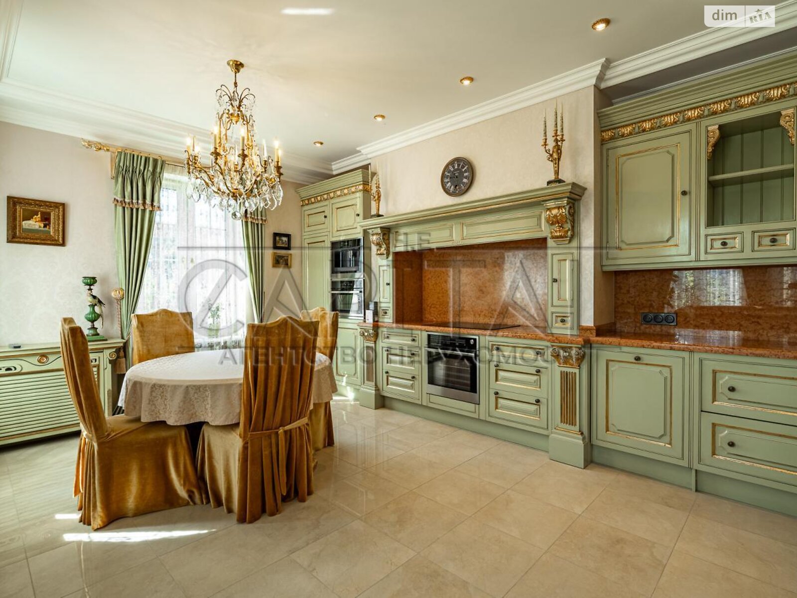 четырехэтажный дом с балконом, 843.5 кв. м, кирпич. Сдается помесячно в Иванковичах фото 1 четырехэтажный дом с балконом, 843.5 кв. м, кирпич. Сдается помесячно в Иванковичах фото 1