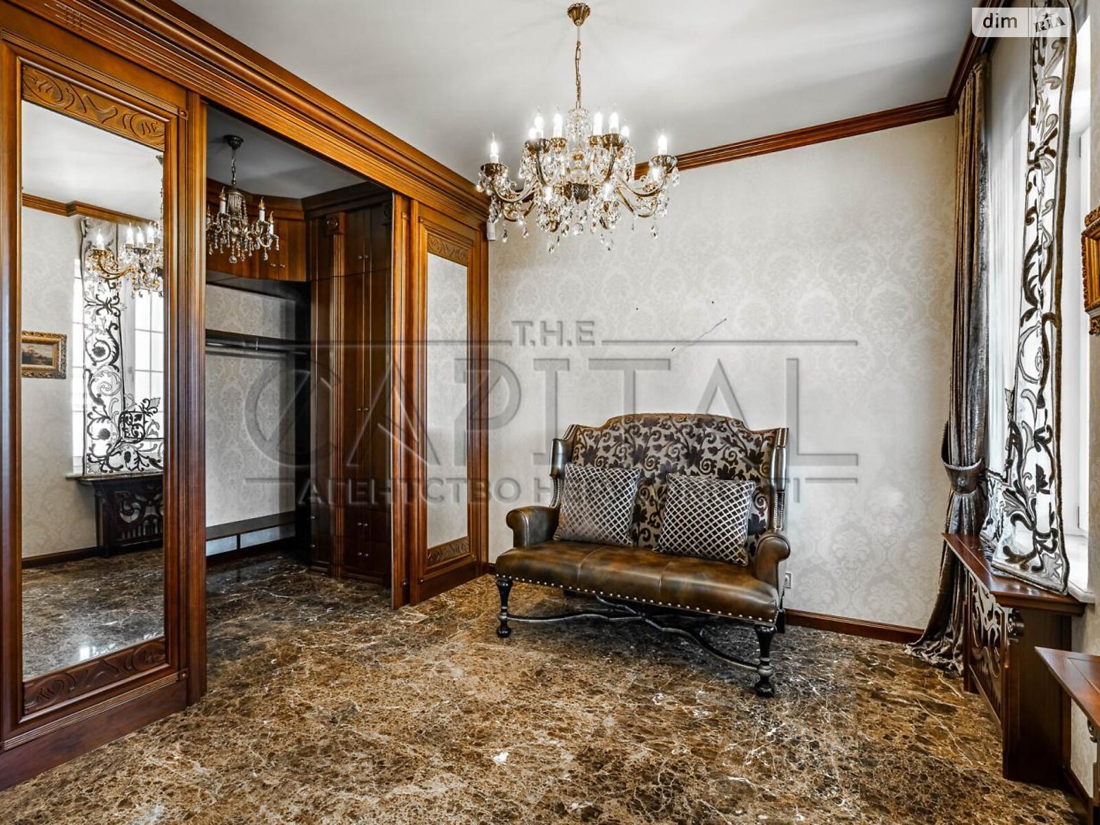 четырехэтажный дом с балконом, 843.5 кв. м, кирпич. Сдается помесячно в Иванковичах фото 1 четырехэтажный дом с балконом, 843.5 кв. м, кирпич. Сдается помесячно в Иванковичах фото 1