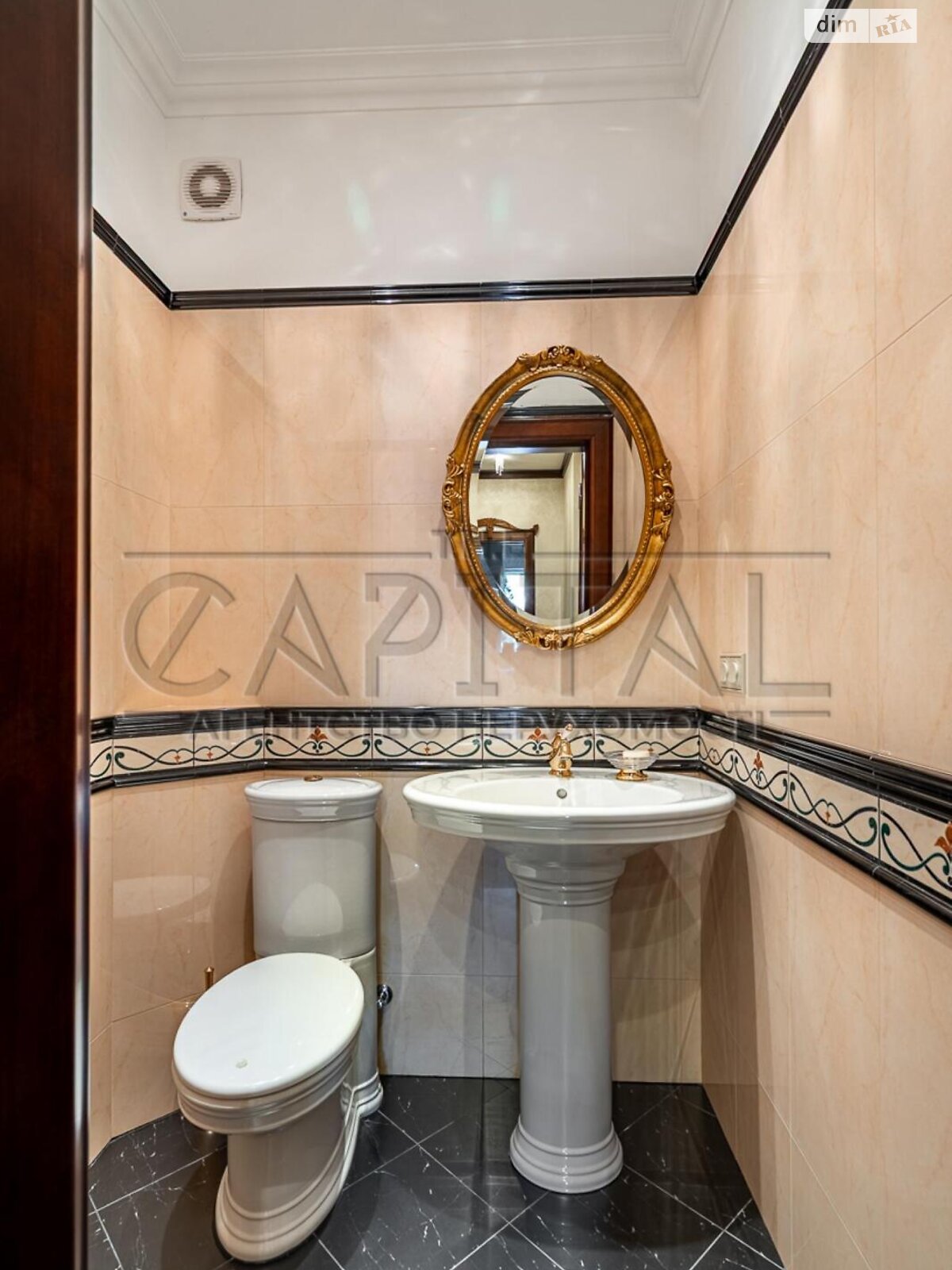 четырехэтажный дом с балконом, 843.5 кв. м, кирпич. Сдается помесячно в Иванковичах фото 1 четырехэтажный дом с балконом, 843.5 кв. м, кирпич. Сдается помесячно в Иванковичах фото 1