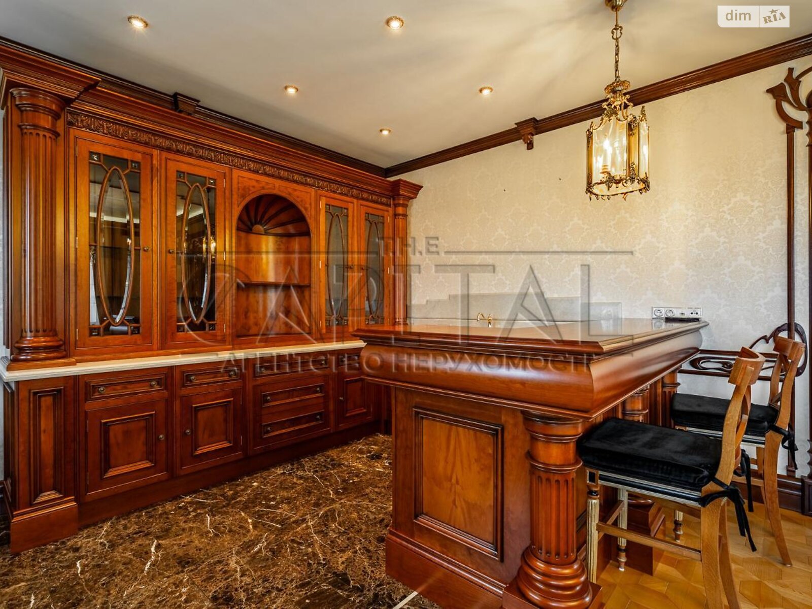 четырехэтажный дом с балконом, 843.5 кв. м, кирпич. Сдается помесячно в Иванковичах фото 1 четырехэтажный дом с балконом, 843.5 кв. м, кирпич. Сдается помесячно в Иванковичах фото 1