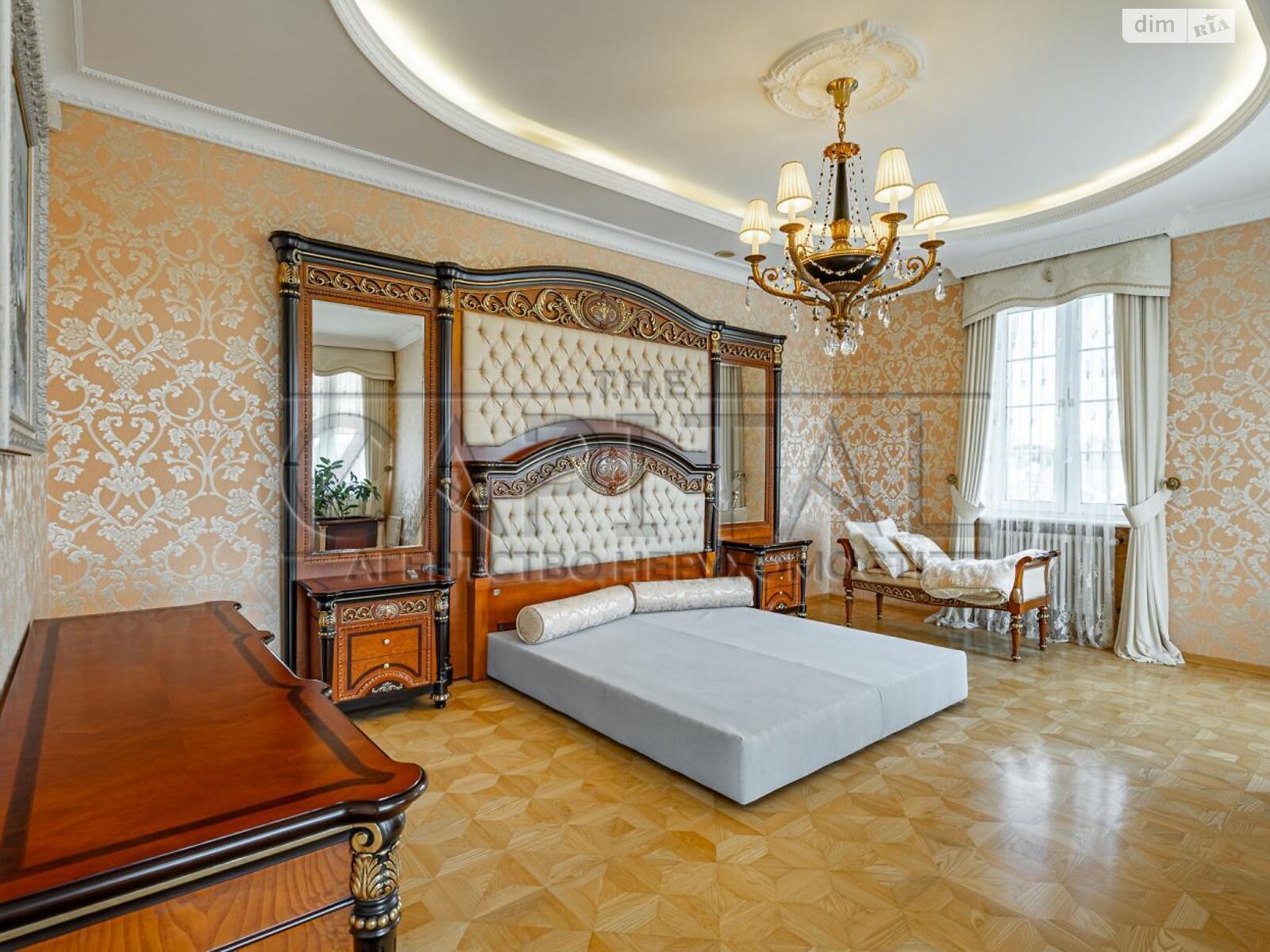 четырехэтажный дом с балконом, 843.5 кв. м, кирпич. Сдается помесячно в Иванковичах фото 1 четырехэтажный дом с балконом, 843.5 кв. м, кирпич. Сдается помесячно в Иванковичах фото 1