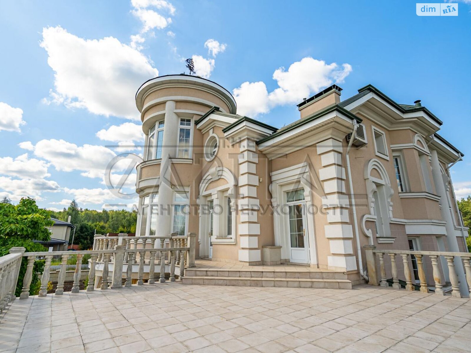 четырехэтажный дом с балконом, 843.5 кв. м, кирпич. Сдается помесячно в Иванковичах фото 1 четырехэтажный дом с балконом, 843.5 кв. м, кирпич. Сдается помесячно в Иванковичах фото 1