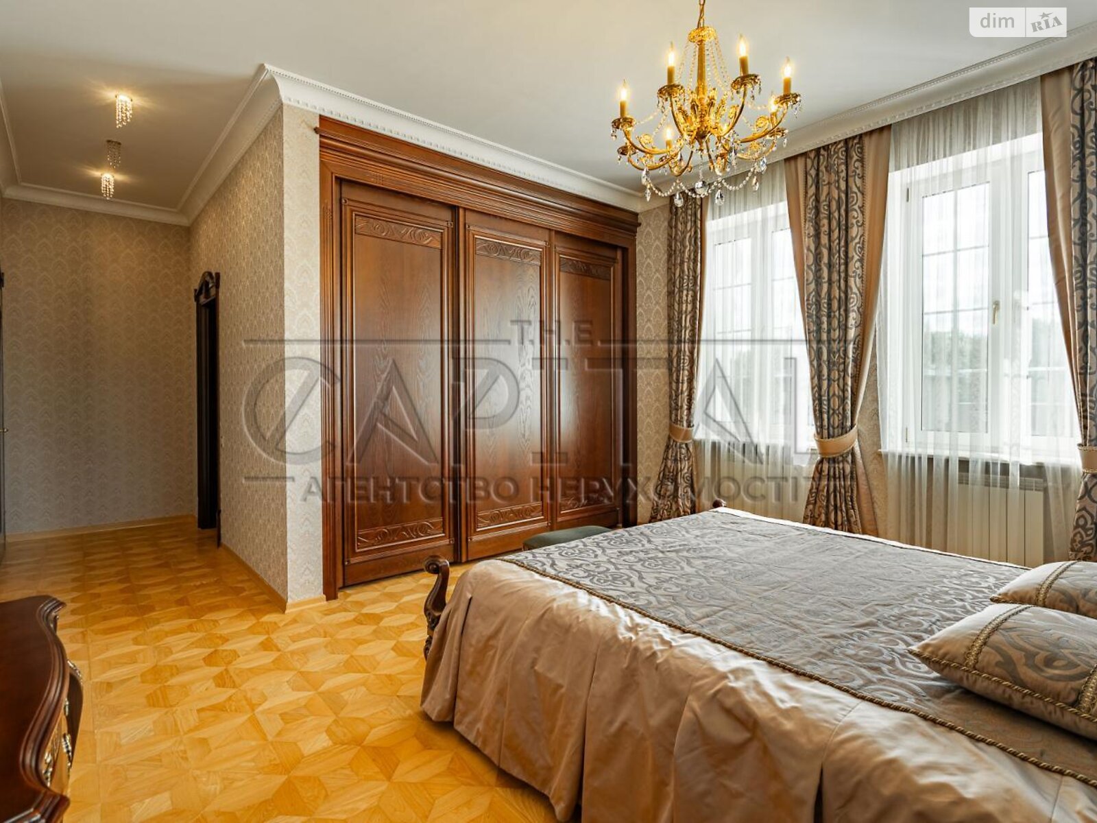 четырехэтажный дом с балконом, 843.5 кв. м, кирпич. Сдается помесячно в Иванковичах фото 1 четырехэтажный дом с балконом, 843.5 кв. м, кирпич. Сдается помесячно в Иванковичах фото 1