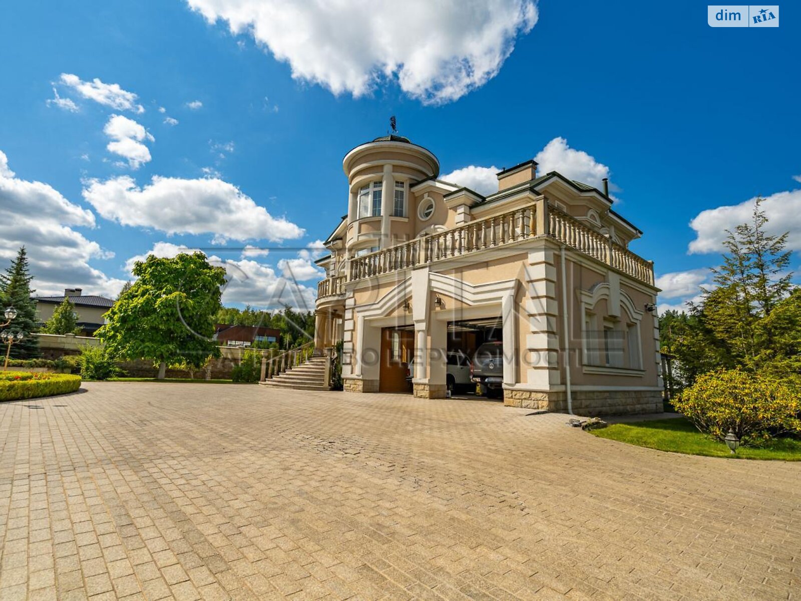 четырехэтажный дом с балконом, 843.5 кв. м, кирпич. Сдается помесячно в Иванковичах фото 1 четырехэтажный дом с балконом, 843.5 кв. м, кирпич. Сдается помесячно в Иванковичах фото 1