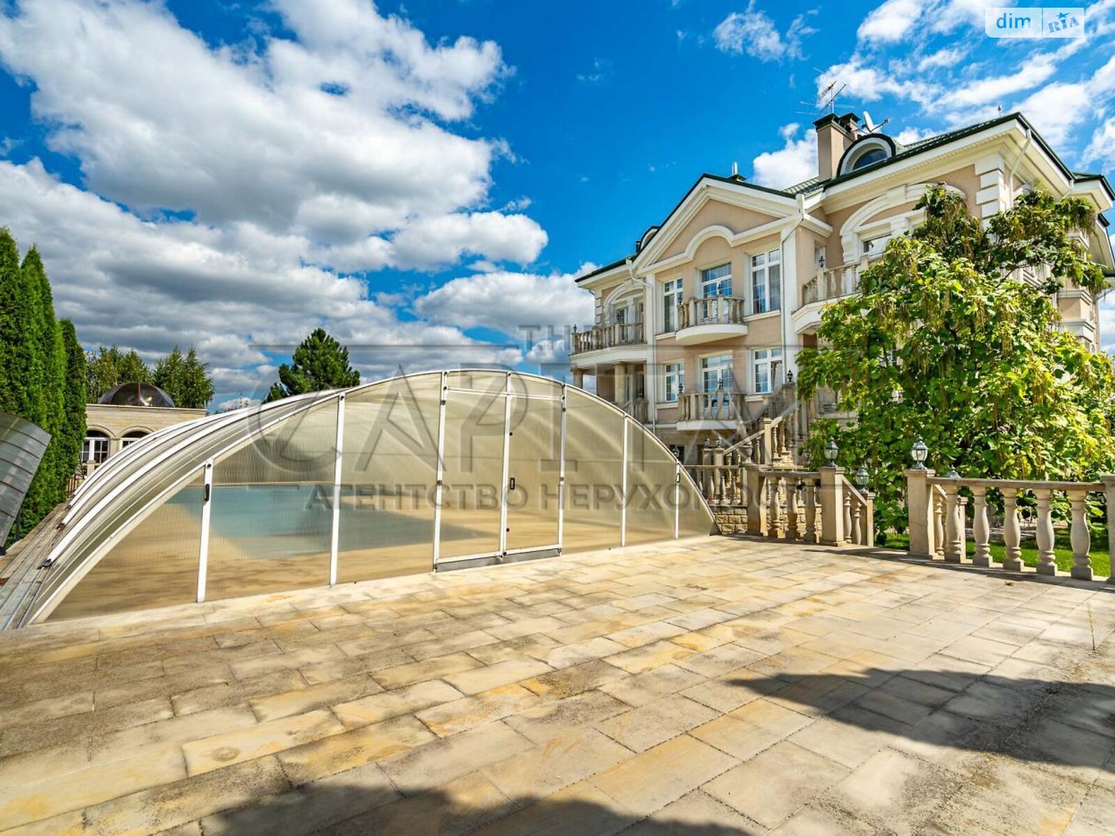 четырехэтажный дом с балконом, 843.5 кв. м, кирпич. Сдается помесячно в Иванковичах фото 1 четырехэтажный дом с балконом, 843.5 кв. м, кирпич. Сдается помесячно в Иванковичах фото 1