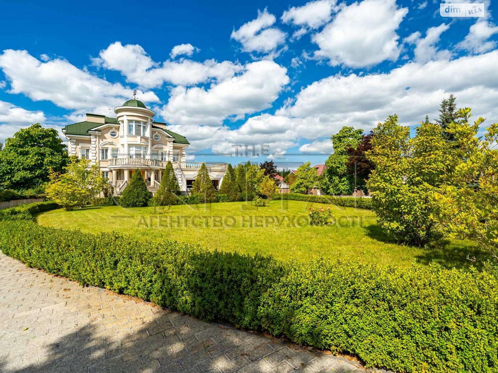 четырехэтажный дом с балконом, 843.5 кв. м, кирпич. Сдается помесячно в Иванковичах фото 1 четырехэтажный дом с балконом, 843.5 кв. м, кирпич. Сдается помесячно в Иванковичах фото 1