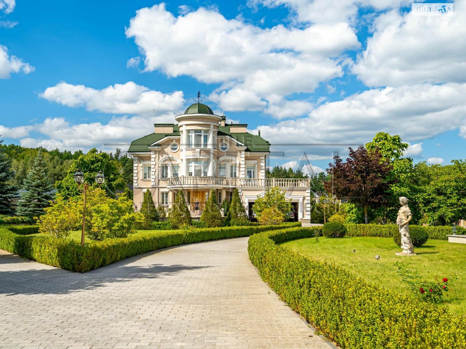 четырехэтажный дом с балконом, 843.5 кв. м, кирпич. Сдается помесячно в Иванковичах фото 1 четырехэтажный дом с балконом, 843.5 кв. м, кирпич. Сдается помесячно в Иванковичах фото 1