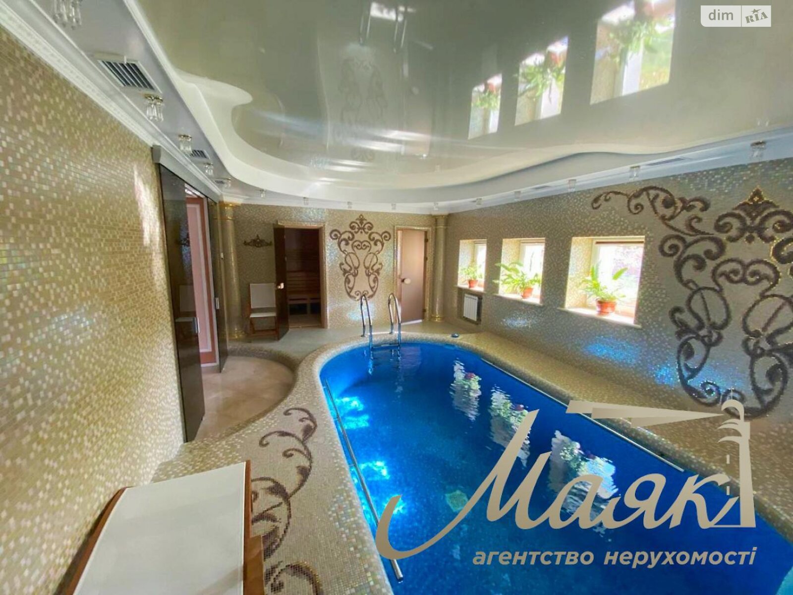 п`ятиповерховий будинок, 800 кв. м, піноблок. Здається помісячно в Іванковичах фото 1 п`ятипроверховий будинок, 800 кв. м, піноблок. Здається помісячно в Іванковичах фото 1