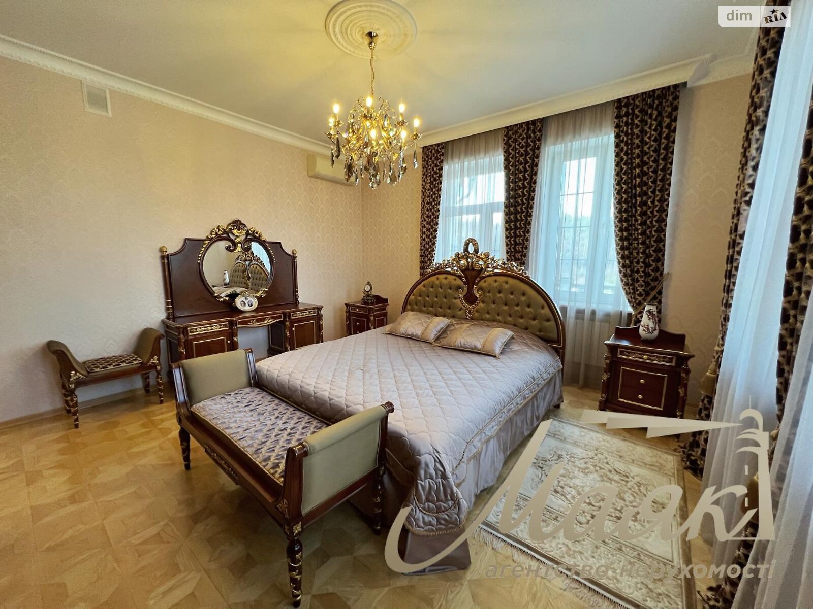 п`ятиповерховий будинок, 800 кв. м, піноблок. Здається помісячно в Іванковичах фото 1 п`ятипроверховий будинок, 800 кв. м, піноблок. Здається помісячно в Іванковичах фото 1