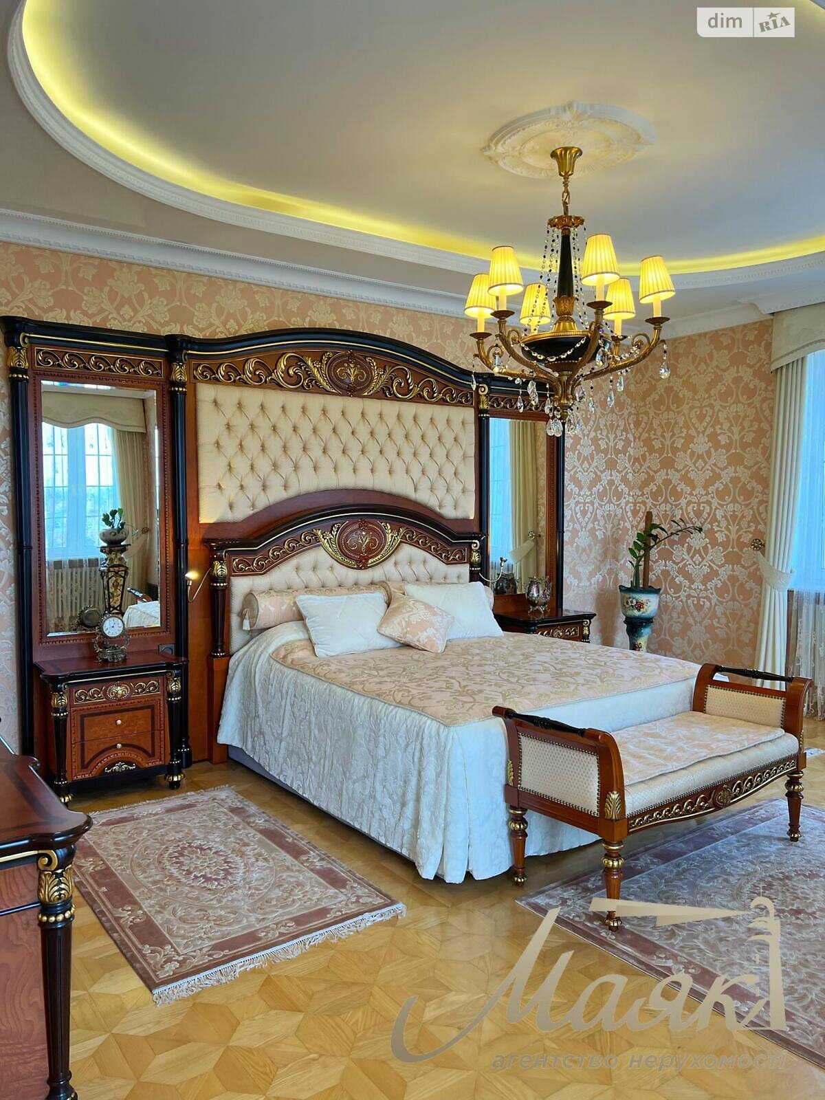 п`ятиповерховий будинок, 800 кв. м, піноблок. Здається помісячно в Іванковичах фото 1 п`ятипроверховий будинок, 800 кв. м, піноблок. Здається помісячно в Іванковичах фото 1