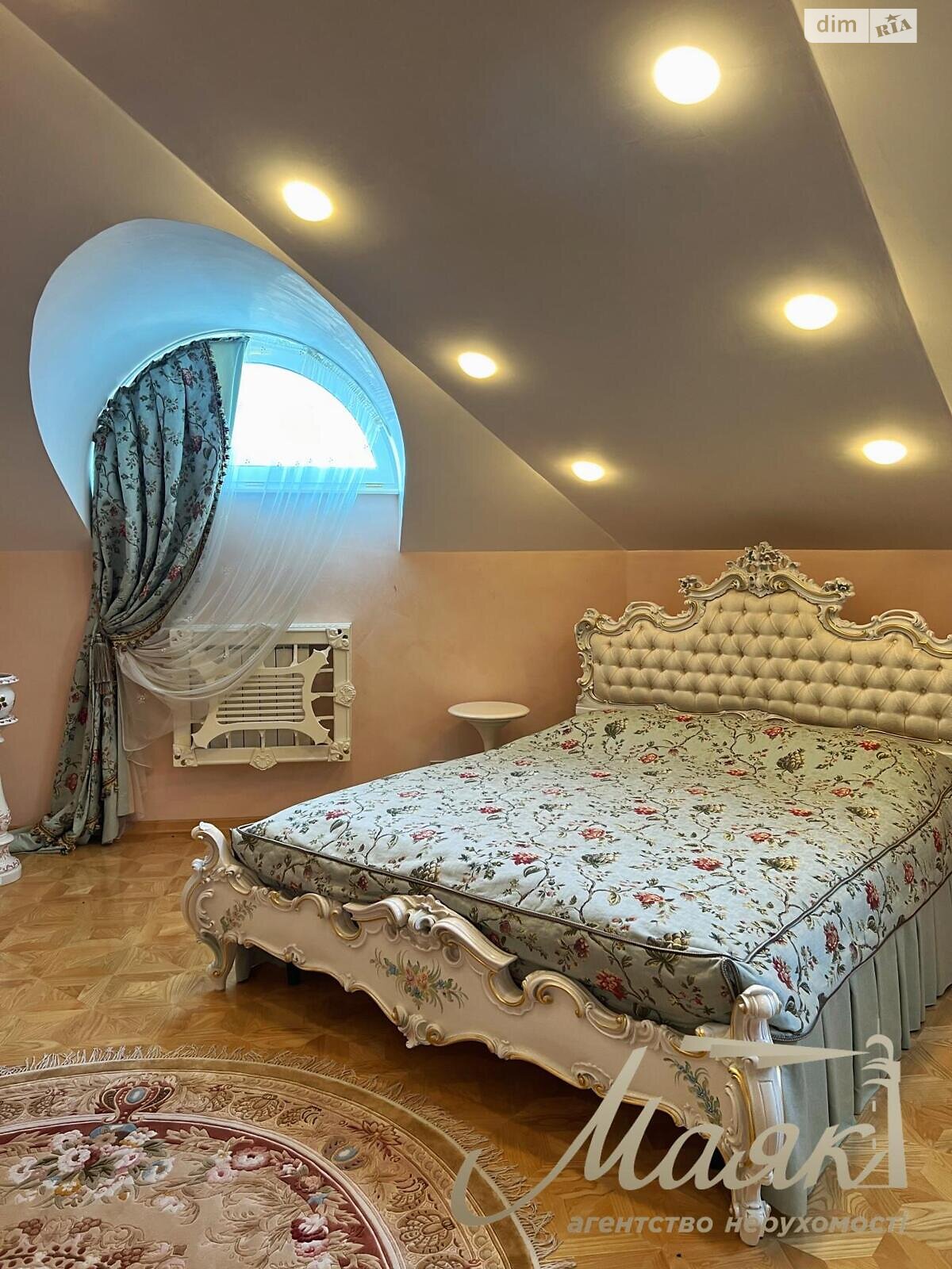 п`ятиповерховий будинок, 800 кв. м, піноблок. Здається помісячно в Іванковичах фото 1 п`ятипроверховий будинок, 800 кв. м, піноблок. Здається помісячно в Іванковичах фото 1