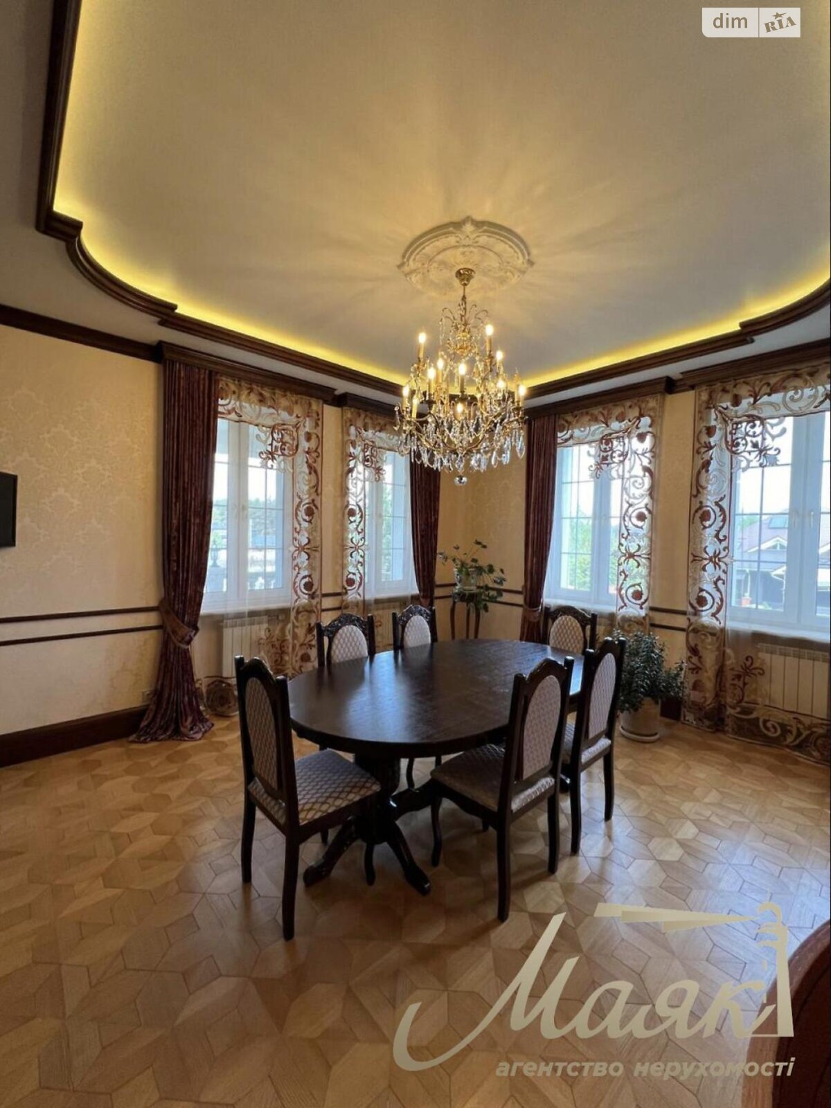 п`ятиповерховий будинок, 800 кв. м, піноблок. Здається помісячно в Іванковичах фото 1 п`ятипроверховий будинок, 800 кв. м, піноблок. Здається помісячно в Іванковичах фото 1