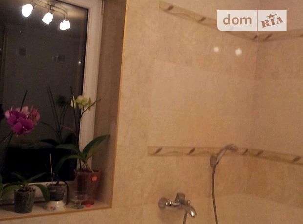 двухэтажный дом, 160 кв. м, кирпич. Сдается помесячно в Ивано-Франковске, в районе Коновальца Чорновола фото 1 двухэтажный дом, 160 кв. м, кирпич. Сдается помесячно в Ивано-Франковске, в районе Коновальца Чорновола фото 1