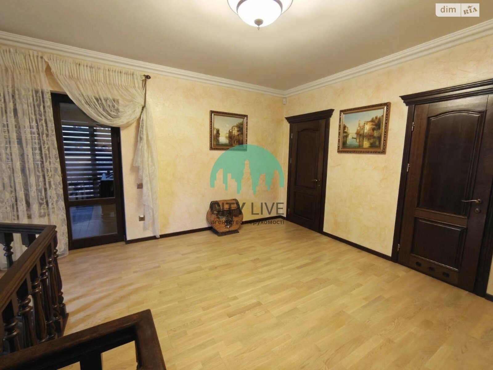 двухэтажный дом с верандой, 215 кв. м, кирпич. Сдается помесячно в Ивано-Франковске, в районе Строителей фото 1 двухэтажный дом с верандой, 215 кв. м, кирпич. Сдается помесячно в Ивано-Франковске, в районе Строителей фото 1