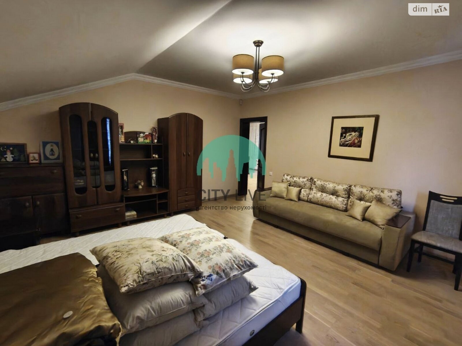 двухэтажный дом с верандой, 215 кв. м, кирпич. Сдается помесячно в Ивано-Франковске, в районе Строителей фото 1 двухэтажный дом с верандой, 215 кв. м, кирпич. Сдается помесячно в Ивано-Франковске, в районе Строителей фото 1