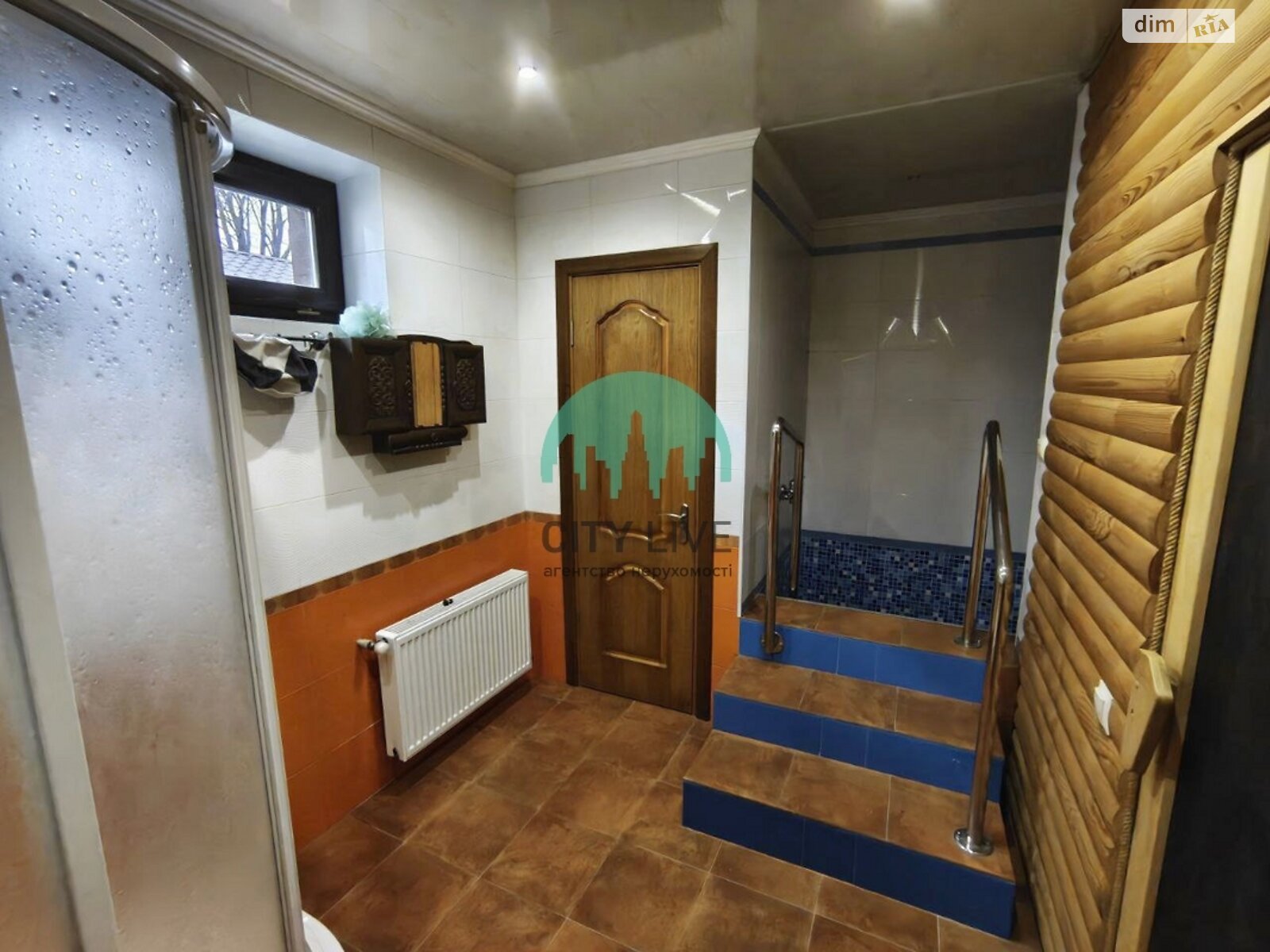 двухэтажный дом с верандой, 215 кв. м, кирпич. Сдается помесячно в Ивано-Франковске, в районе Строителей фото 1 двухэтажный дом с верандой, 215 кв. м, кирпич. Сдается помесячно в Ивано-Франковске, в районе Строителей фото 1