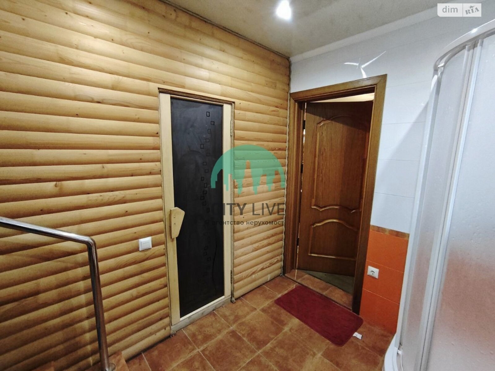 двухэтажный дом с верандой, 215 кв. м, кирпич. Сдается помесячно в Ивано-Франковске, в районе Строителей фото 1 двухэтажный дом с верандой, 215 кв. м, кирпич. Сдается помесячно в Ивано-Франковске, в районе Строителей фото 1