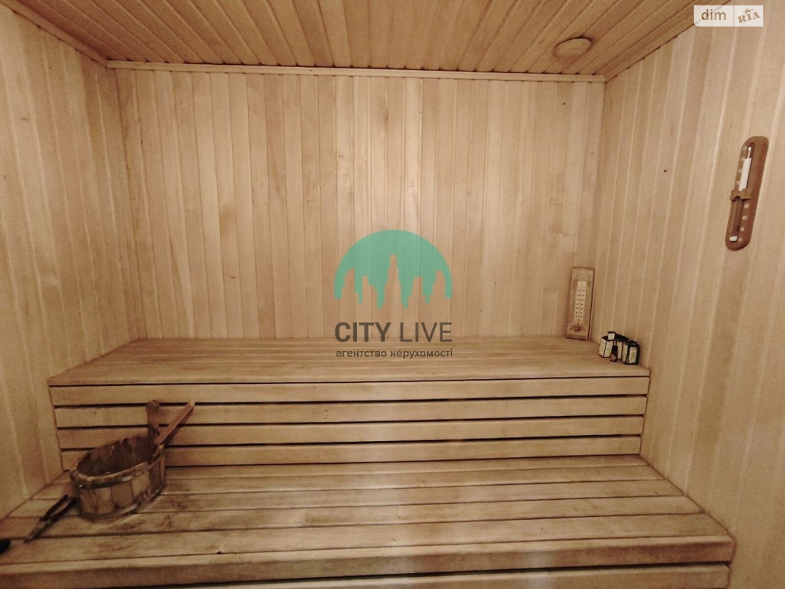 двухэтажный дом с верандой, 215 кв. м, кирпич. Сдается помесячно в Ивано-Франковске, в районе Строителей фото 1 двухэтажный дом с верандой, 215 кв. м, кирпич. Сдается помесячно в Ивано-Франковске, в районе Строителей фото 1