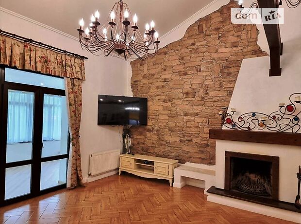 одноэтажный дом с камином, 200 кв. м, ракушечник (ракушняк). Сдается помесячно в Житомире, в районе Центр фото 1 одноэтажный дом с камином, 200 кв. м, ракушечник (ракушняк). Сдается помесячно в Житомире, в районе Центр фото 1