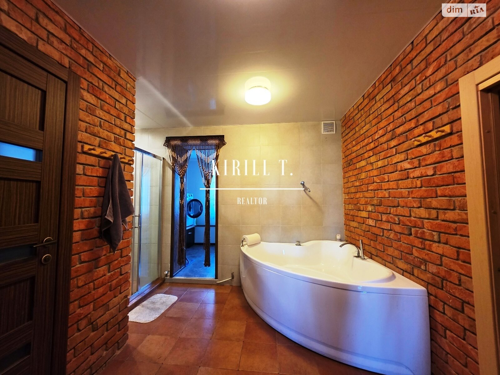 трехэтажный дом с верандой, 160 кв. м, кирпич. Сдается помесячно в Каменке фото 1 трехэтажный дом с верандой, 160 кв. м, кирпич. Сдается помесячно в Каменке фото 1