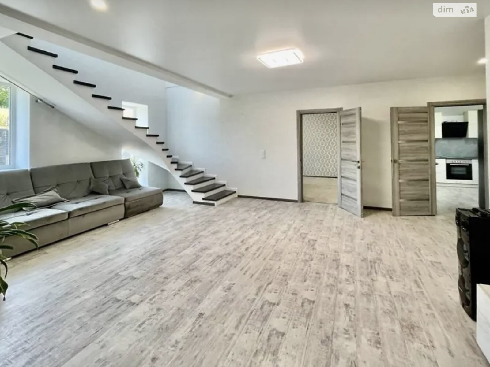 двоповерховий будинок з гаражем, 196 кв. м, цегла. Здається помісячно в Карпилівці фото 1 двоповерховий будинок з гаражем, 196 кв. м, цегла. Здається помісячно в Карпилівці фото 1